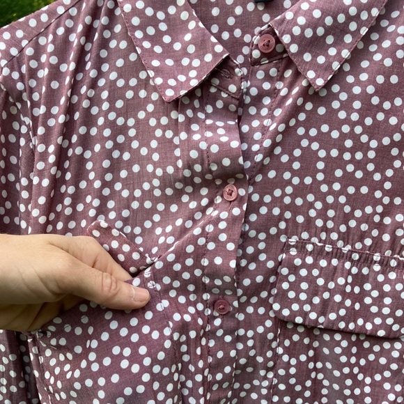 Women’s polka dot button up top - Picture 3 of 7